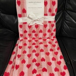 Cupcakes and Cashmere Oversized Decorative Valentine's Hearts Throw